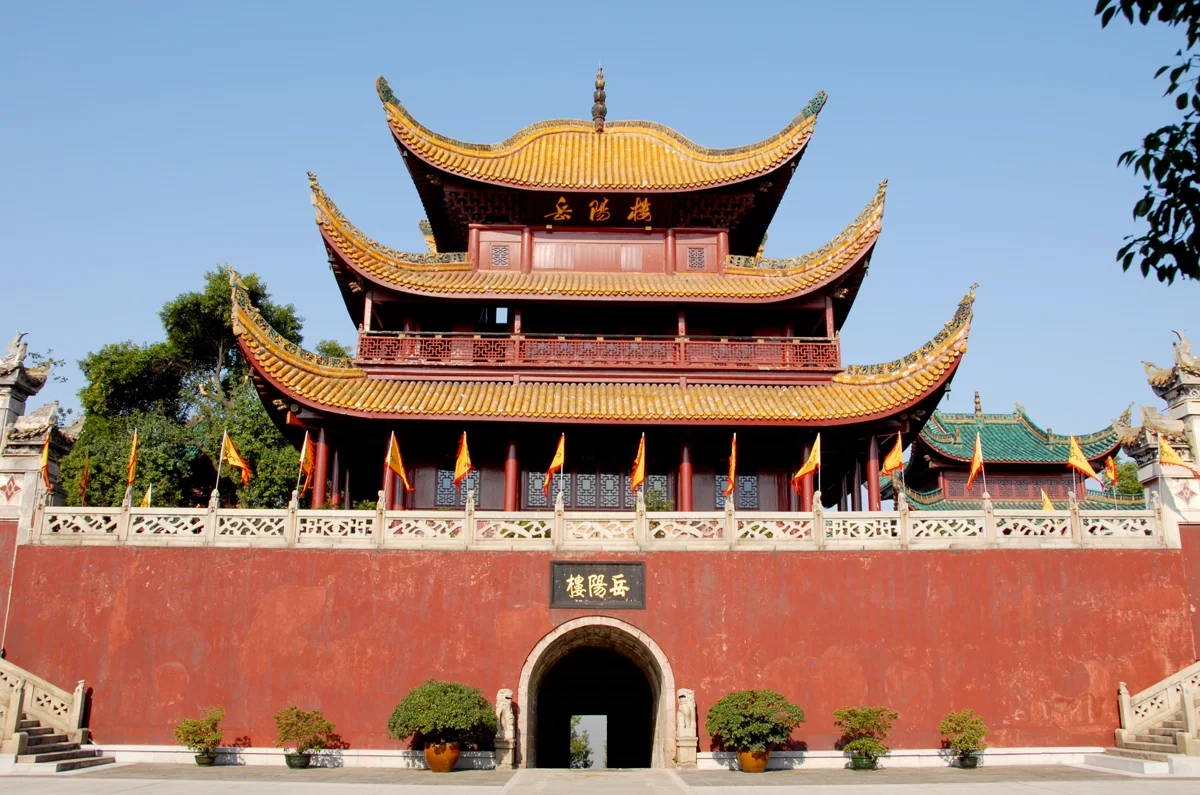 Dufu Pavilion by the Xiang River, beautiful daytime architecture