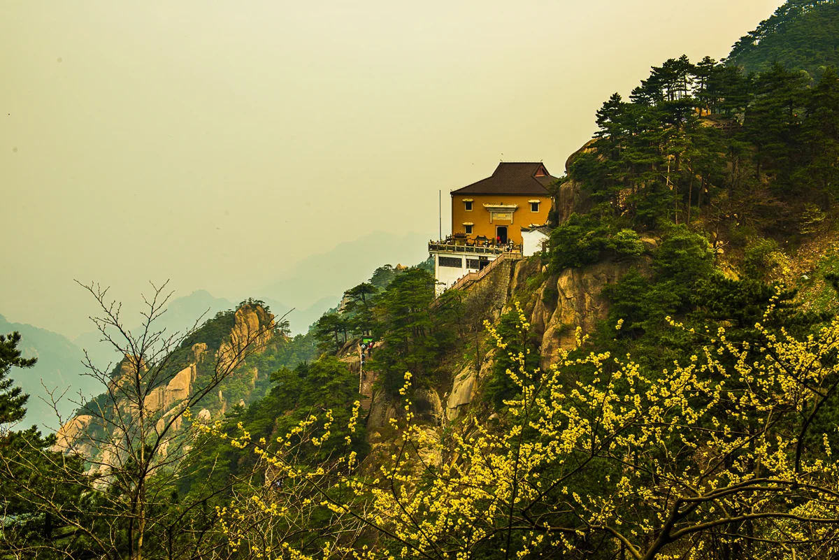 Jiuhua Mountain Buddhist temple architecture