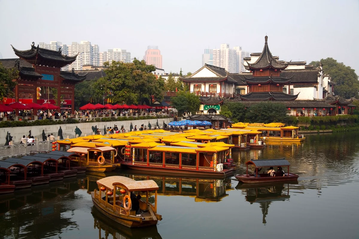 Nanjing: Walking Through the Shadow of Six Dynasties