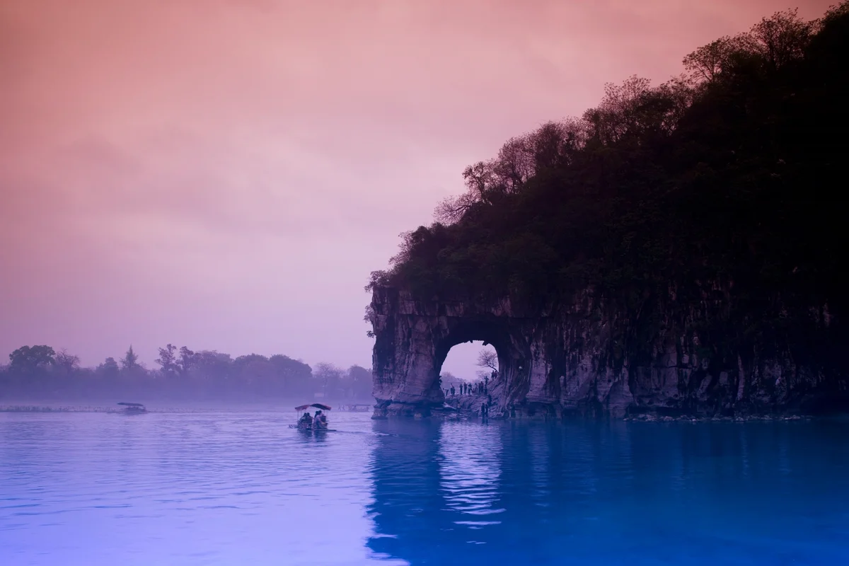 Xingping town with mountains and the Li River